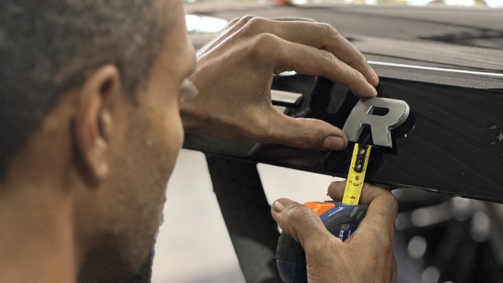 Como o detalhamento automotivo de alto padrão RJ pode valorizar o seu veículo?
