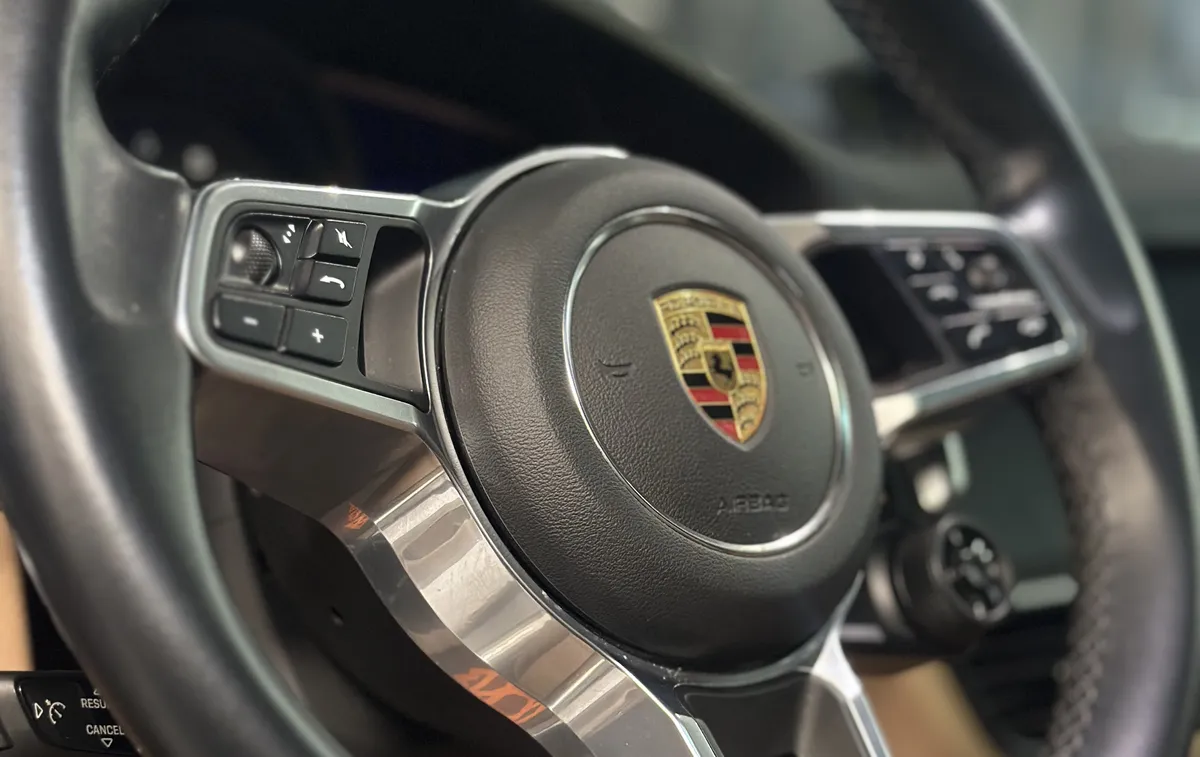 Como evitar os desgastes do couro do seu carro?